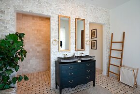 Luxurious Arakana Villa with Pool