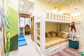 Luxurious Arakana Villa with Pool