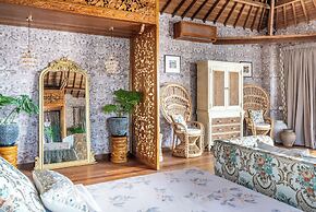 Luxurious Arakana Villa with Pool