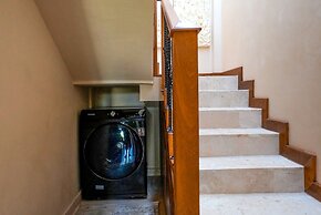 Luxurious Arakana Villa with Pool