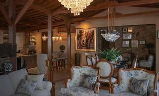 Luxurious Arakana Villa with Pool