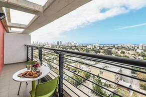 Studio apt w balcony and Kitchen