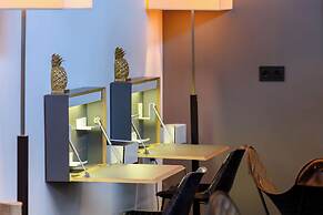 SleepinRoomz Boutique Hotel