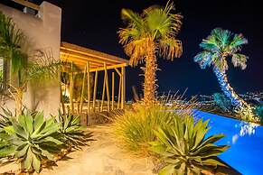 Luxury Villa Delphinus - Allparos Villas