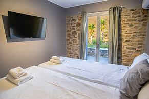 Luxury Villa Delphinus - Allparos Villas