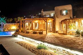 Luxury Villa Delphinus - Allparos Villas