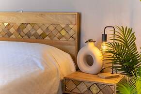 Luxury Villa Delphinus - Allparos Villas