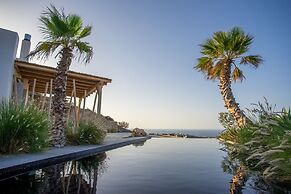 Luxury Villa Delphinus - Allparos Villas
