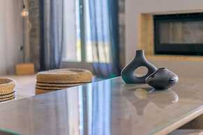 Luxury Villa Delphinus - Allparos Villas