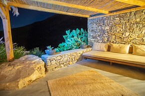 Luxury Villa Delphinus - Allparos Villas