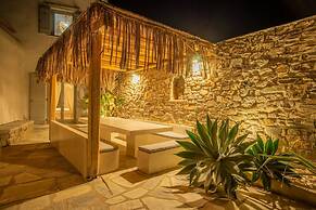 Luxury Villa Delphinus - Allparos Villas