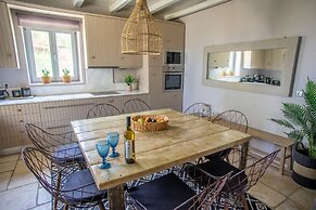 Luxury Villa Delphinus - Allparos Villas