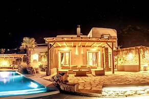 Luxury Villa Delphinus - Allparos Villas