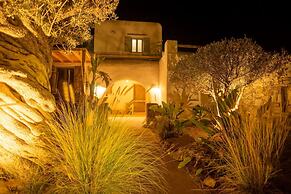 Luxury Villa Delphinus - Allparos Villas