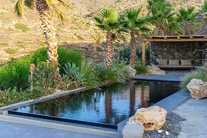 Luxury Villa Delphinus - Allparos Villas