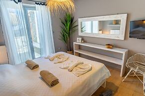 Luxury Villa Delphinus - Allparos Villas