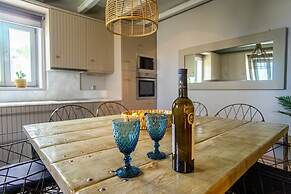 Luxury Villa Delphinus - Allparos Villas
