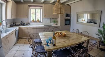 Luxury Villa Delphinus - Allparos Villas