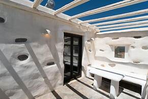 Aspro Paros Villa for 6-7
