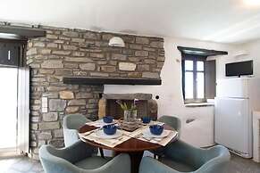 Aspro Paros Villa for 6-7