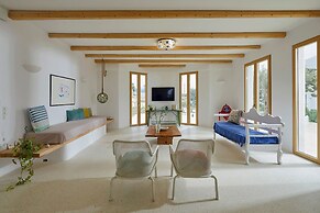 Luxury Villa Libra - Allparos Villas