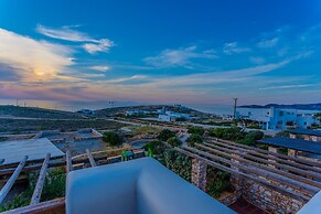 Villa Ioanna for 10 - Allparos Villas