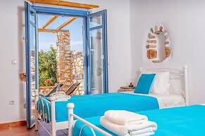 Villa Ioanna for 10 - Allparos Villas