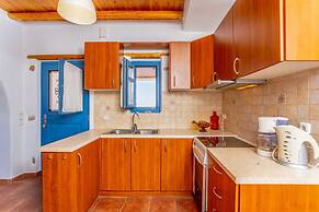 Villa Ioanna for 10 - Allparos Villas