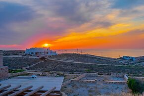 Villa Ioanna for 10 - Allparos Villas