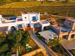 Villa Ioanna for 10 - Allparos Villas