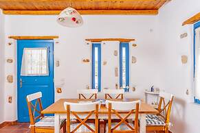 Villa Ioanna for 10 - Allparos Villas