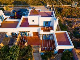 Villa Ioanna for 10 - Allparos Villas