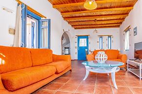 Villa Ioanna for 10 - Allparos Villas