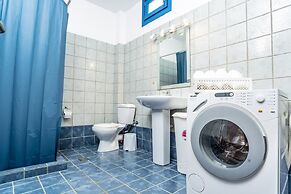 Villa Ioanna for 10 - Allparos Villas