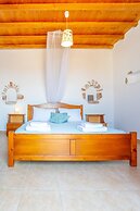 Villa Ioanna for 10 - Allparos Villas