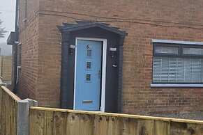 Chester - 4 Bed House Free Parking