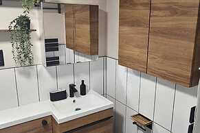 Chester - 4 Bed House Free Parking