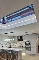 Chester - 4 Bed House Free Parking