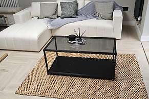 Chester - 4 Bed House Free Parking