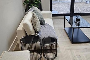 Chester - 4 Bed House Free Parking