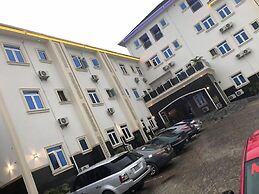AJ'S HOTEL AND SUITES