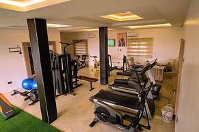 AJ'S HOTEL AND SUITES