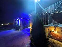 AJ'S HOTEL AND SUITES