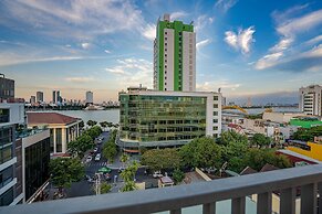 Dragon View Riverfront Hotel by Haviland