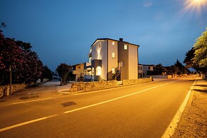 Apartments Najam Skundric