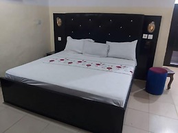 De - Calmcity Guest House