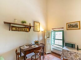 Charming Apartment in Collesalvetti With Garden