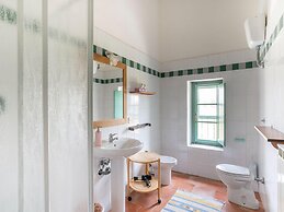 Charming Apartment in Collesalvetti With Garden