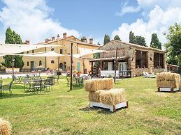 Charming Apartment in Collesalvetti With Garden