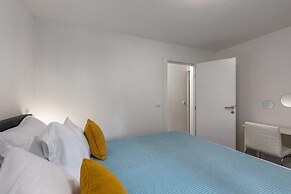 Spacious Apartment With Balcony and Pool for use